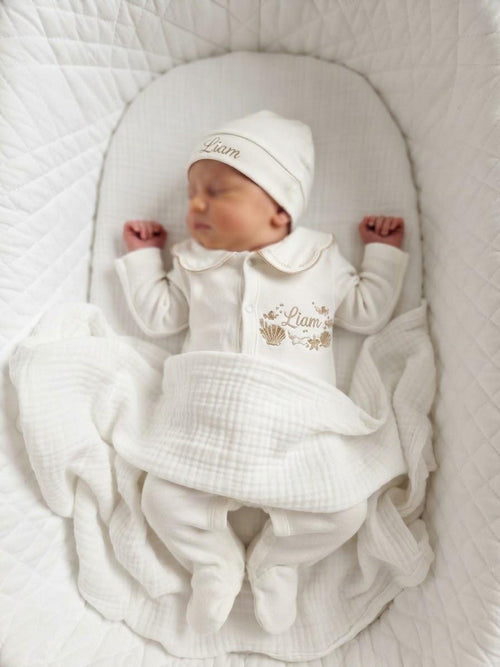 Klindera® Personalisiertes Baby-Set aus Bio-Baumwolle – Strampler, Mütze & Fäustlinge (3-teilig)
