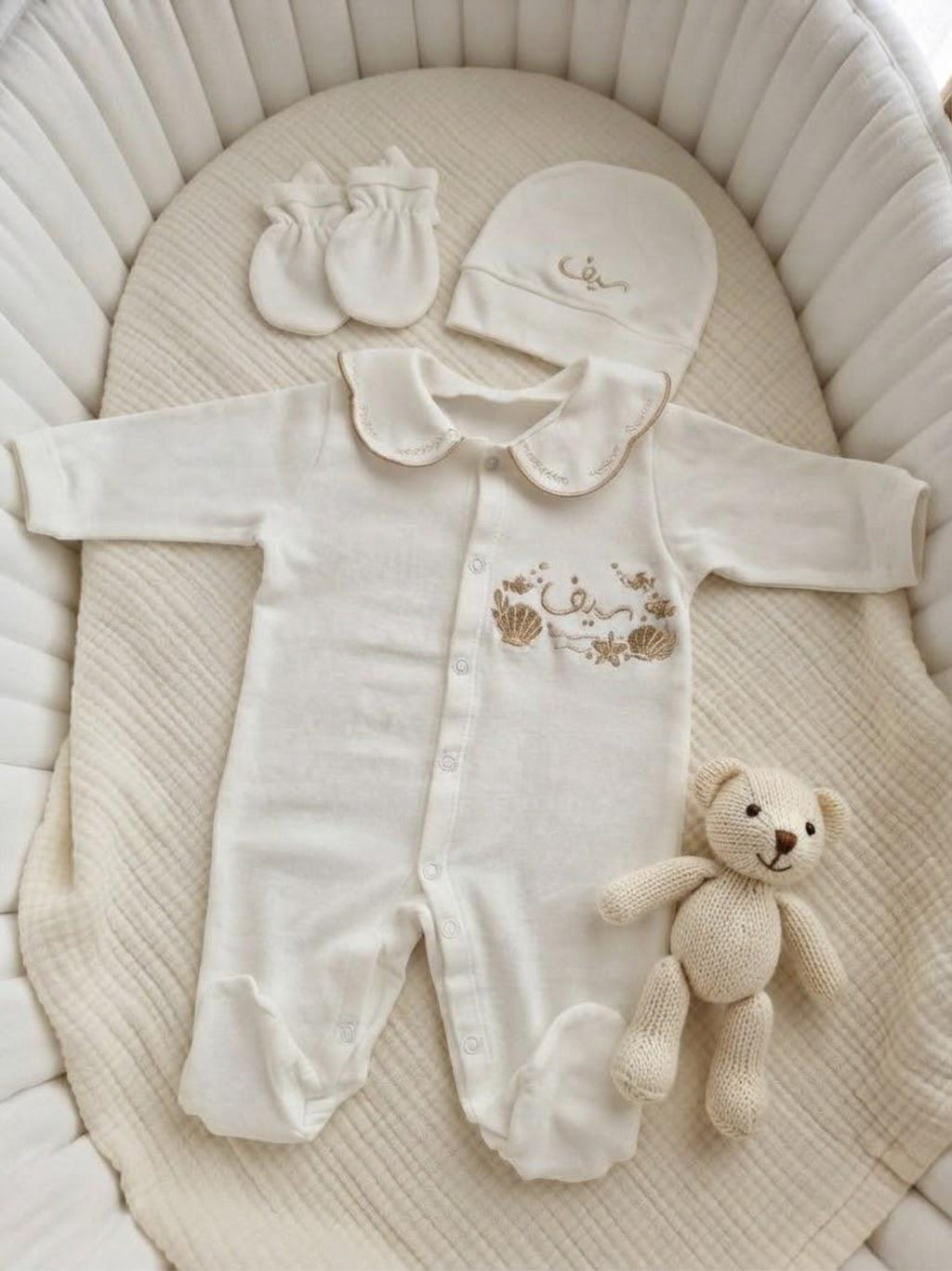 Klindera® Personalisiertes Baby-Set aus Bio-Baumwolle – Strampler, Mütze & Fäustlinge (3-teilig)
