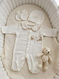 Klindera® Personalisiertes Baby-Set aus Bio-Baumwolle – Strampler, Mütze & Fäustlinge (3-teilig)