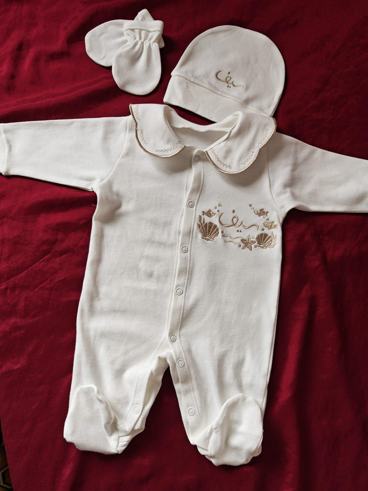 Klindera® Personalisiertes Baby-Set aus Bio-Baumwolle – Strampler, Mütze & Fäustlinge (3-teilig)