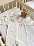Klindera® Personalisiertes Baby-Set aus 100 % Gekämmter Baumwolle – Strampler, Mütze & Fäustlinge (3-teilig)